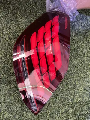 Mercedes Benz C300 Spec Tail Light