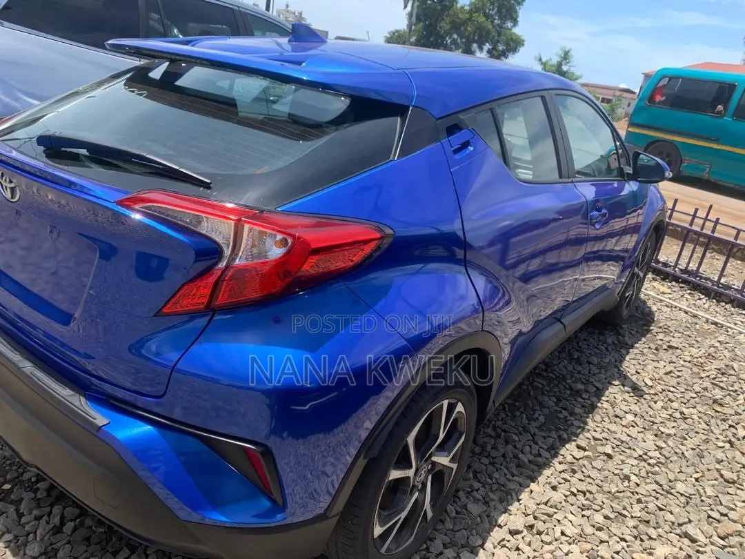 Toyota C-HR XLE Prermium FWD (2.0L 4cyl 2AM) 2018 Blue