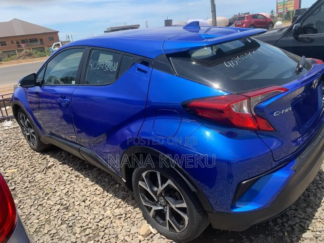 Toyota C-HR XLE Prermium FWD (2.0L 4cyl 2AM) 2018 Blue
