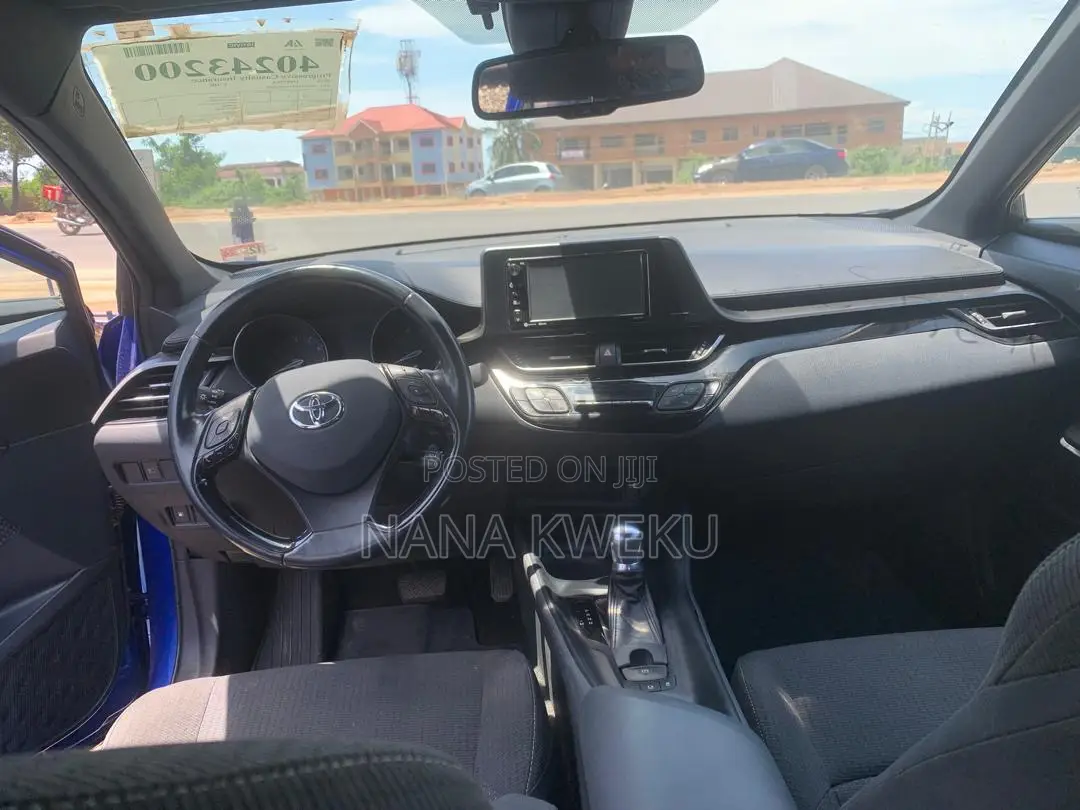Toyota C-HR XLE Prermium FWD (2.0L 4cyl 2AM) 2018 Blue