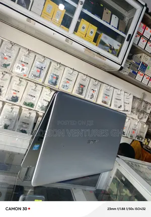 Laptop Asus 4GB Intel Core I3 HDD 1T