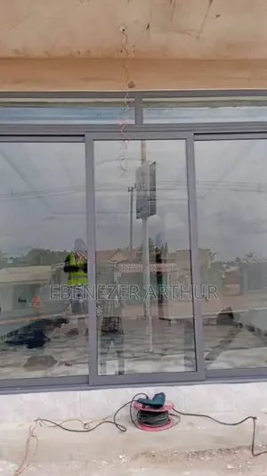 Expert in Glassworks and Painting
