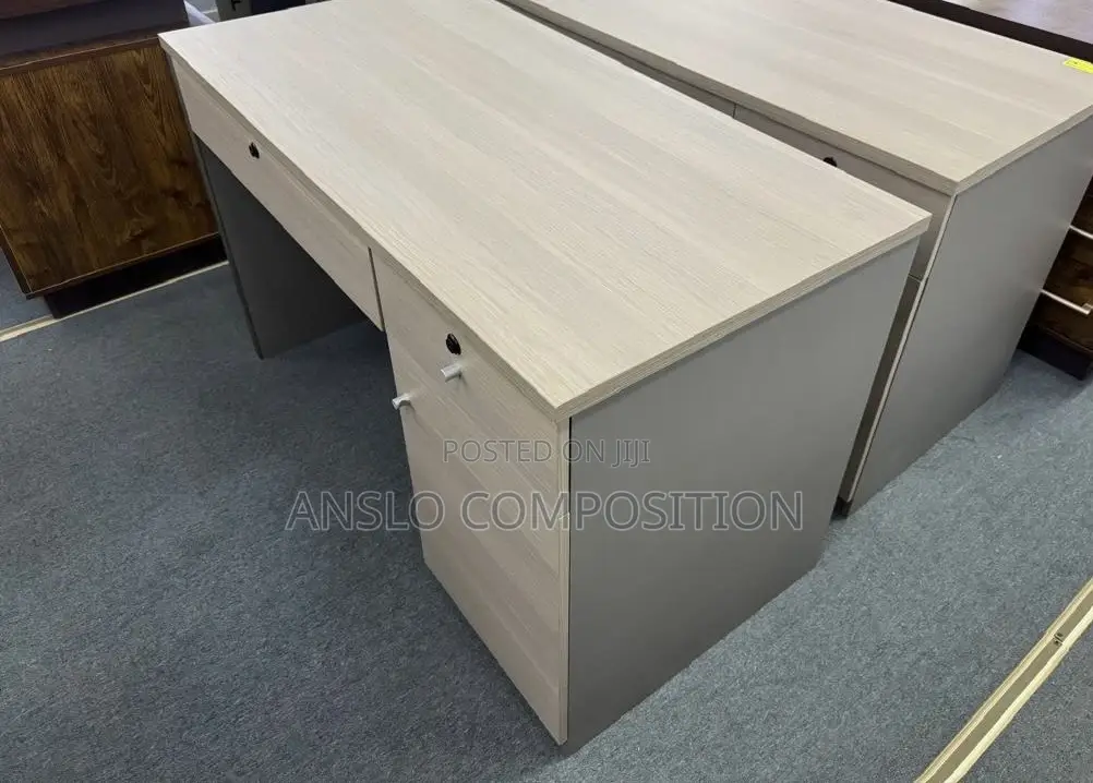 Qualify Office Table