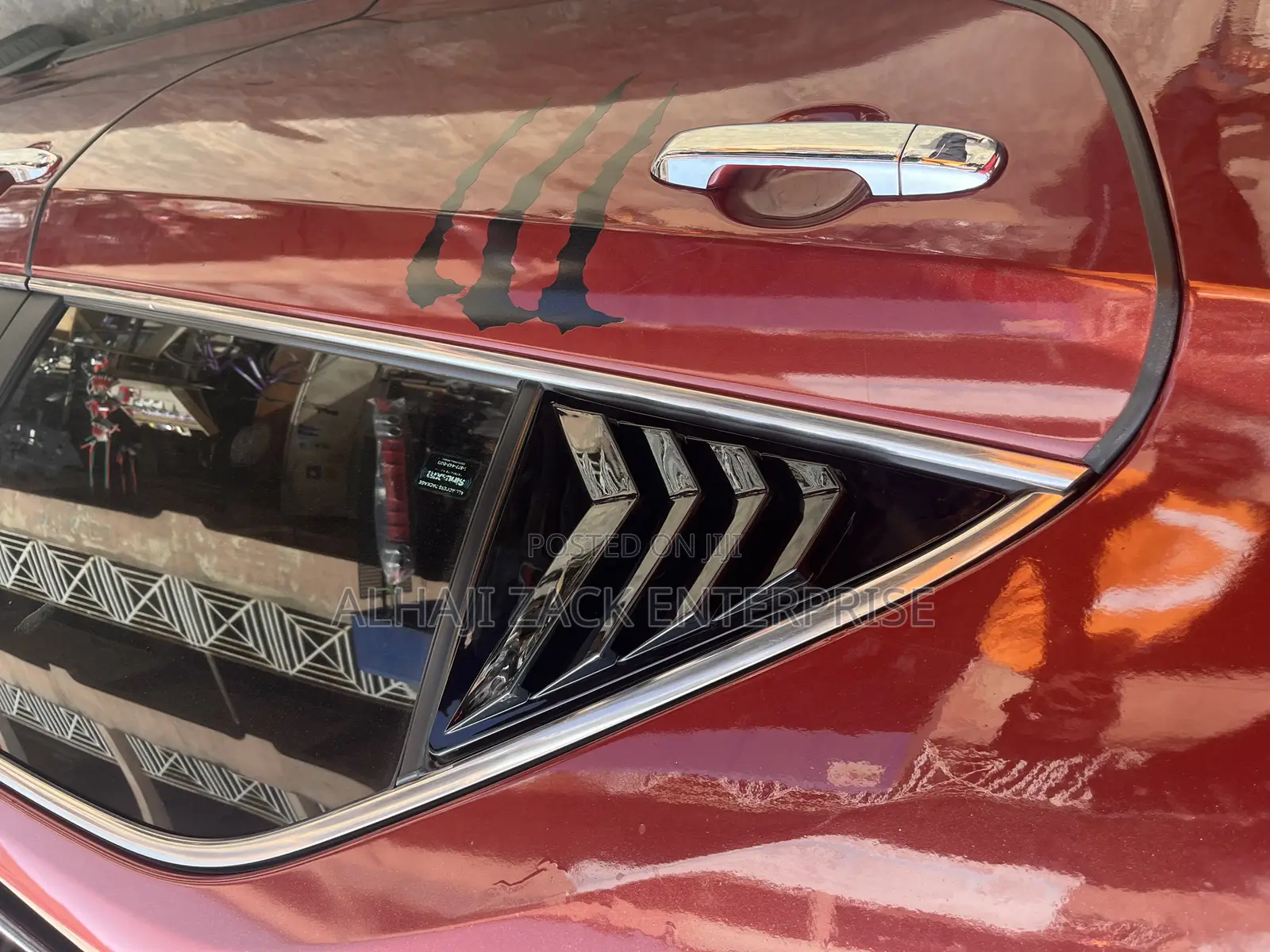 Camry 2014 Back Glass Shutters