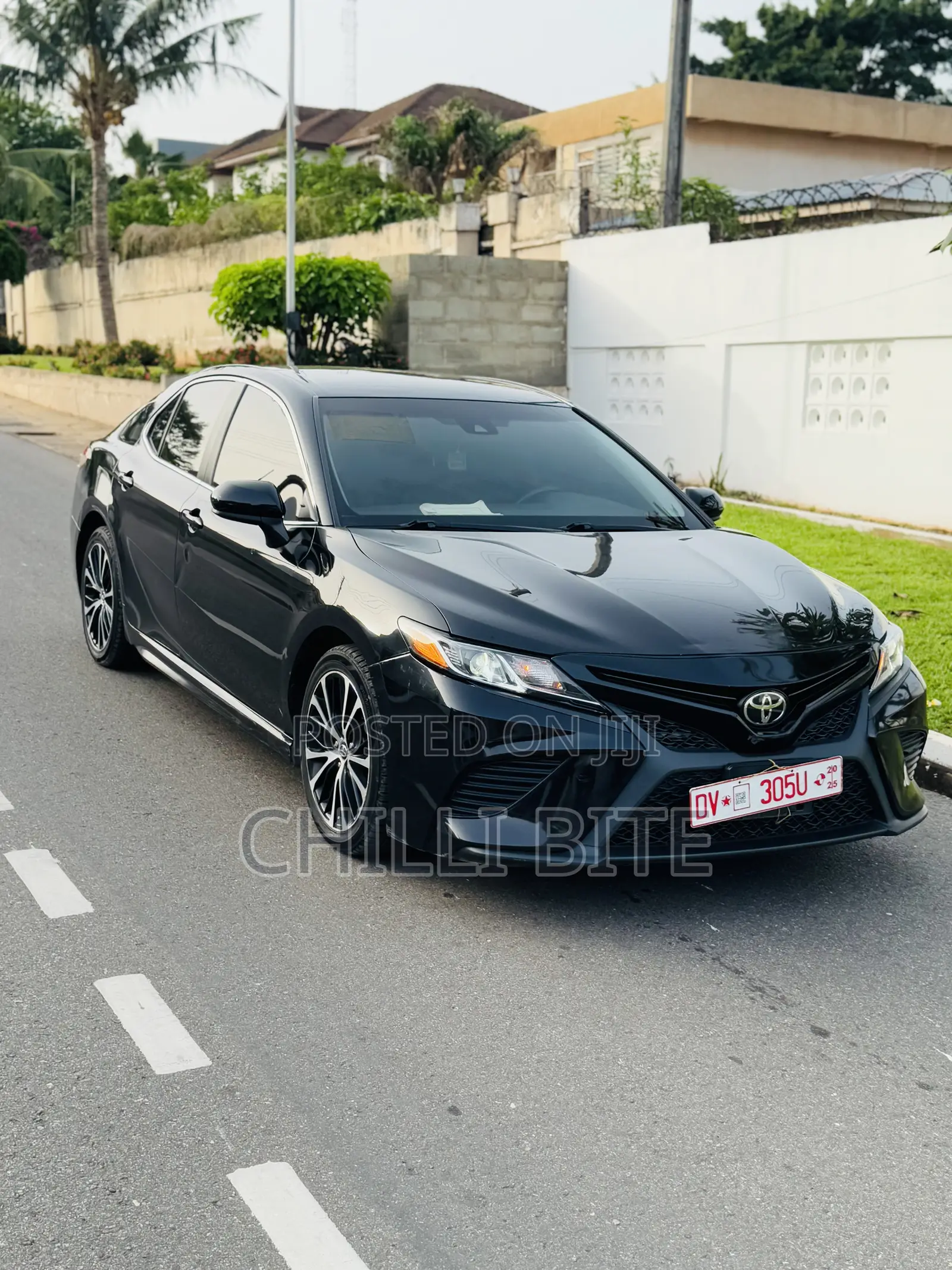 Toyota Camry SE FWD (2.5L 4cyl 8AM) 2018 Black