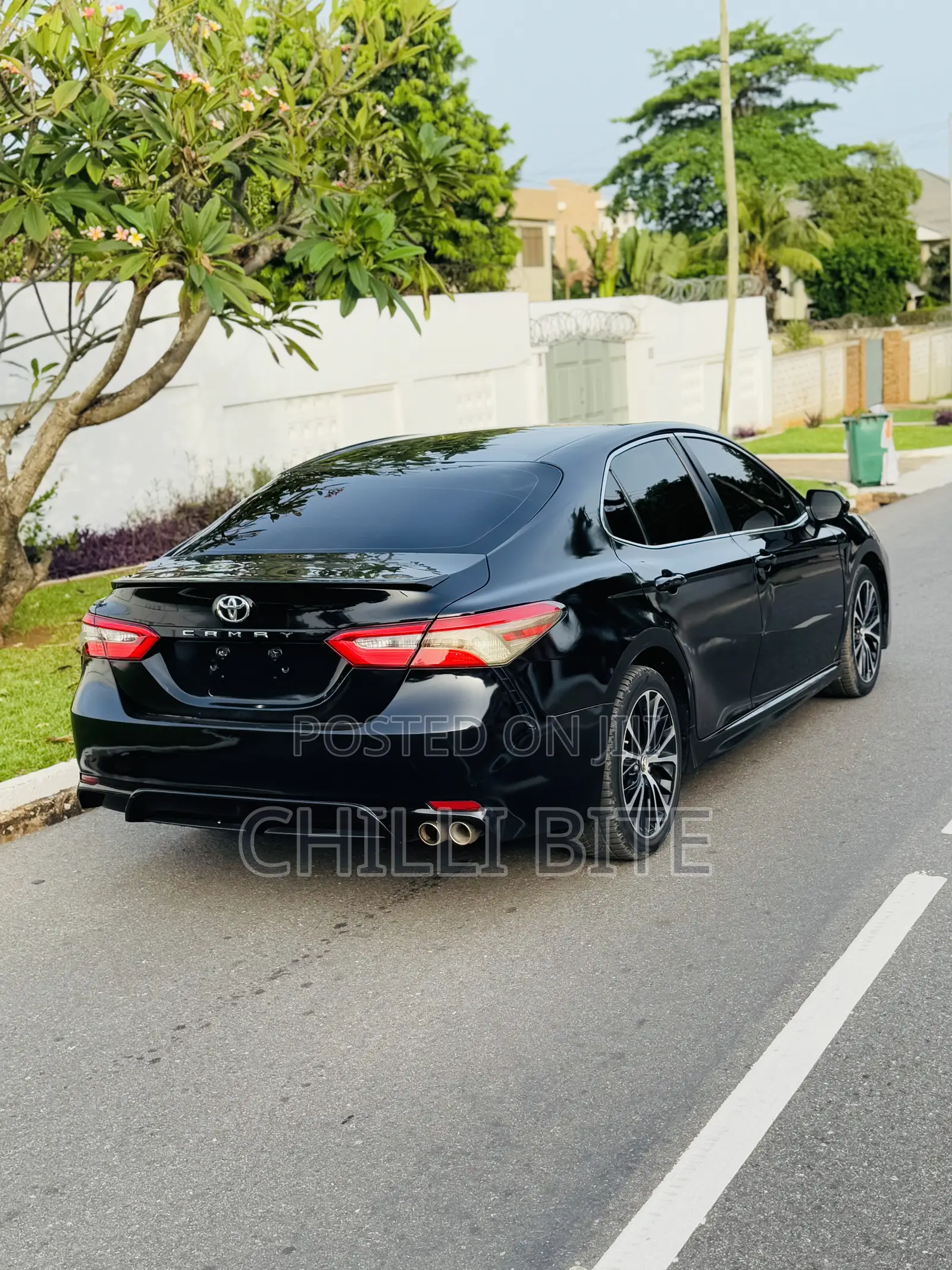 Toyota Camry SE FWD (2.5L 4cyl 8AM) 2018 Black