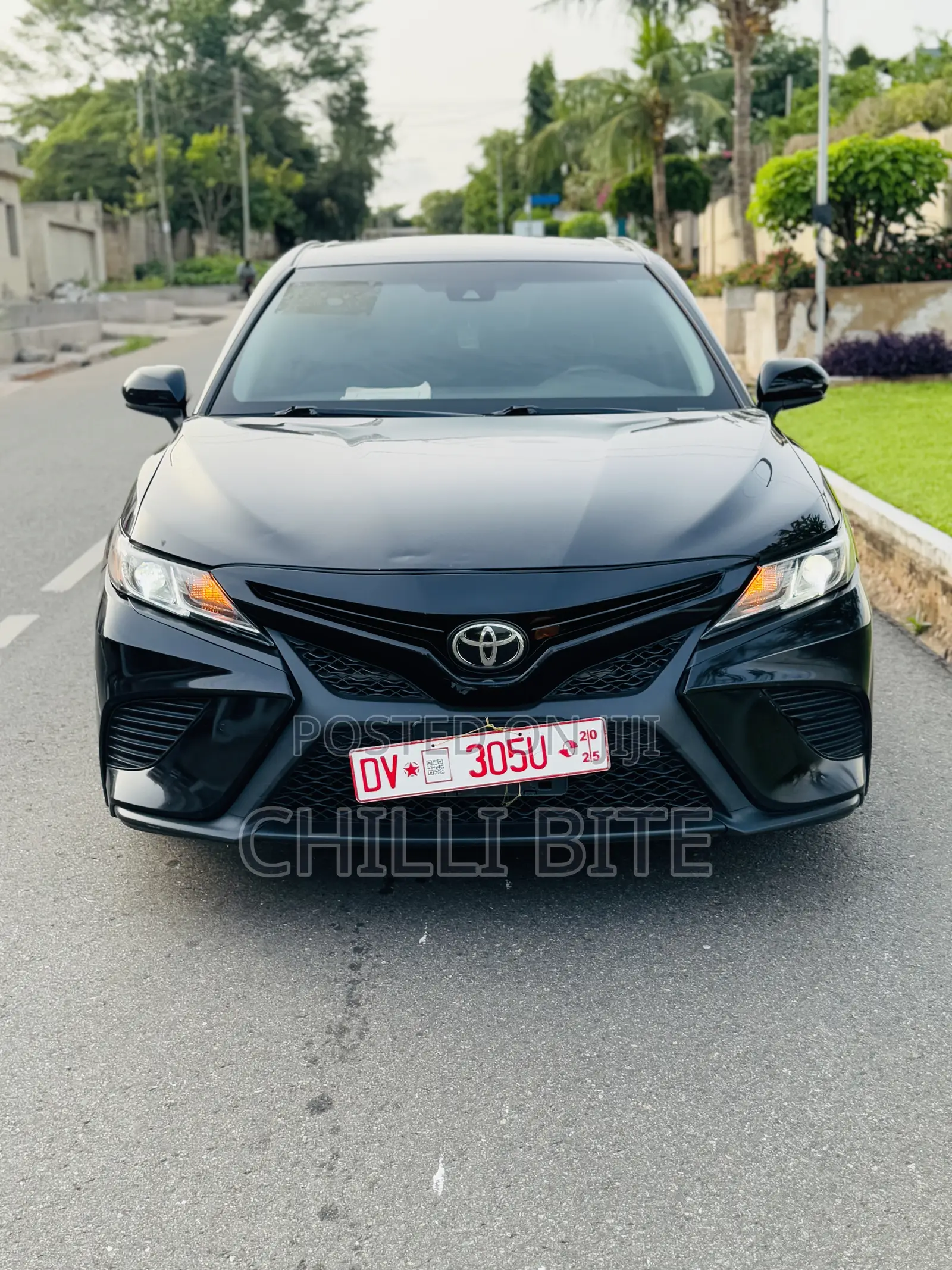 Toyota Camry SE FWD (2.5L 4cyl 8AM) 2018 Black