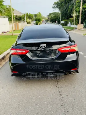 Toyota Camry SE FWD (2.5L 4cyl 8AM) 2018 Black