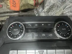Mercedes Benz C250 2013-2014 C300 2010-2014 W204 Ac Switch
