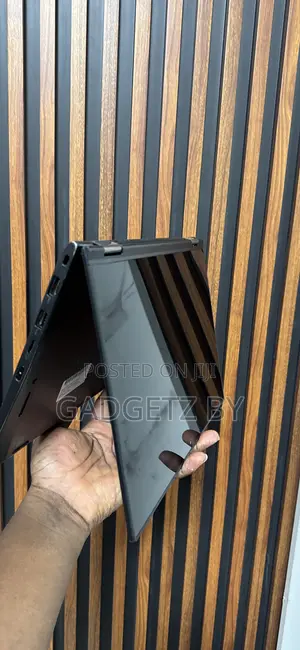 Photo - Laptop Lenovo Thinkpad x13 Yoga 16GB Intel Core i7 SSD 512GB