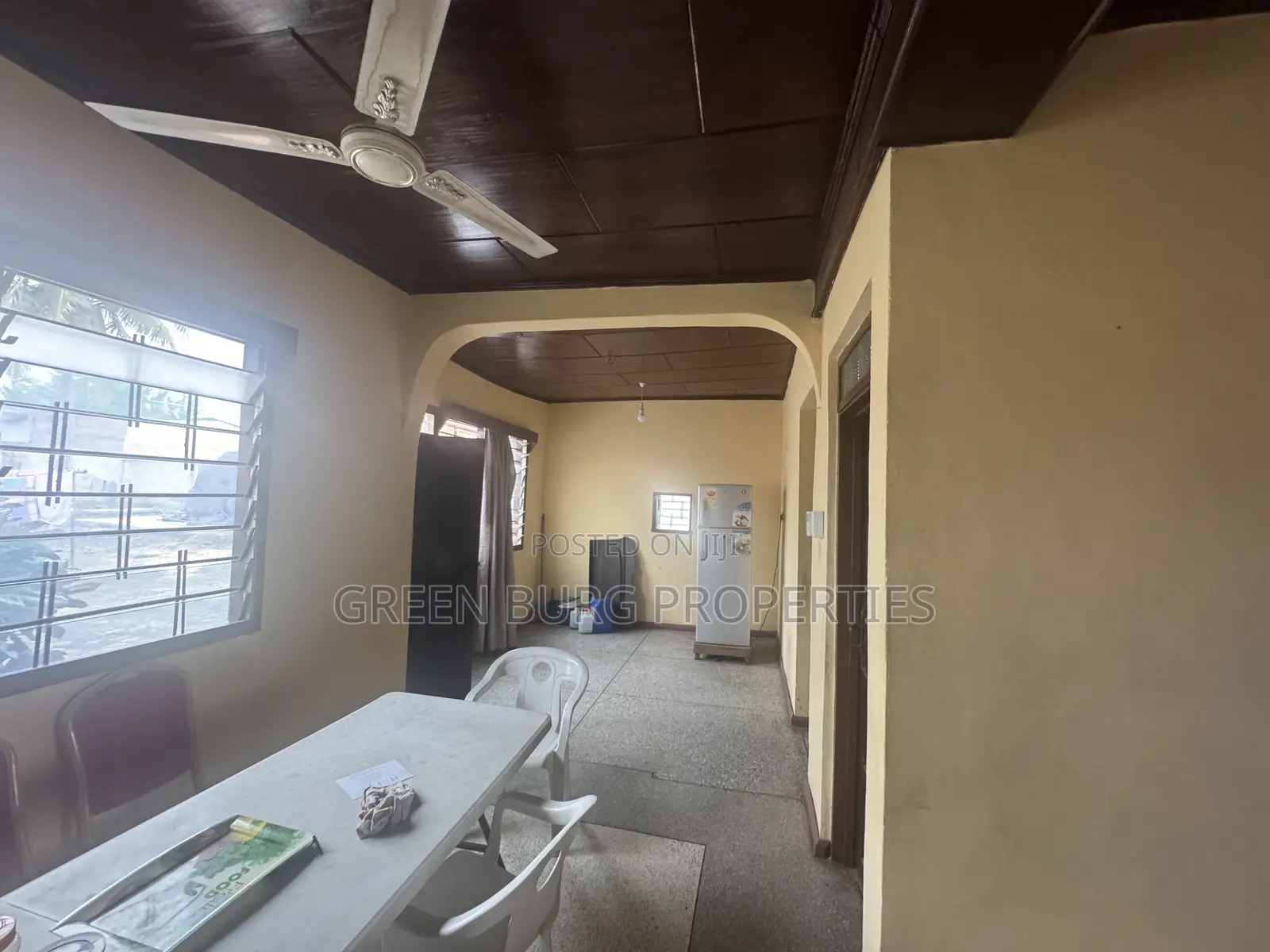 Office and Warehouse to-Let