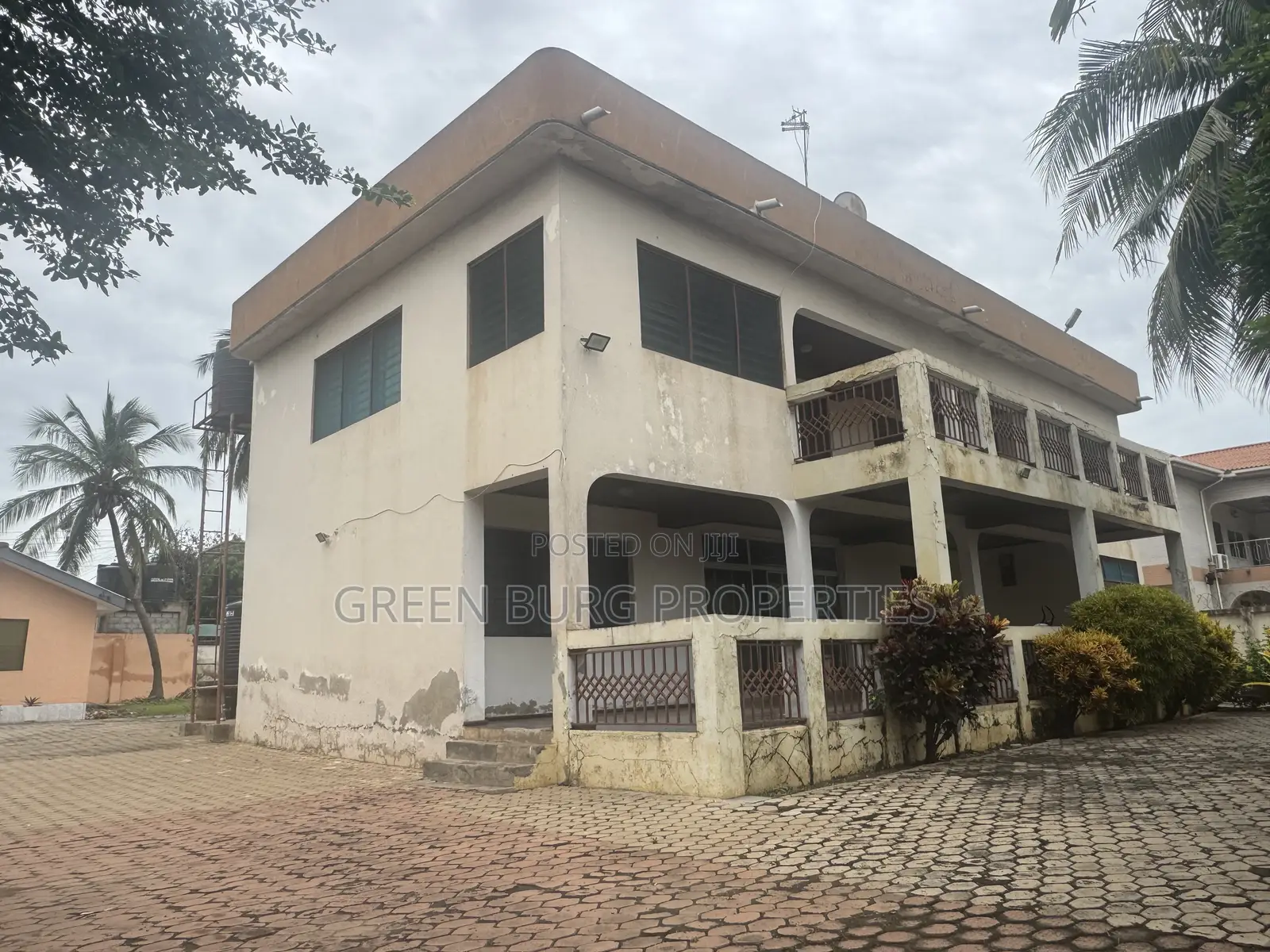 Office and Warehouse to-Let