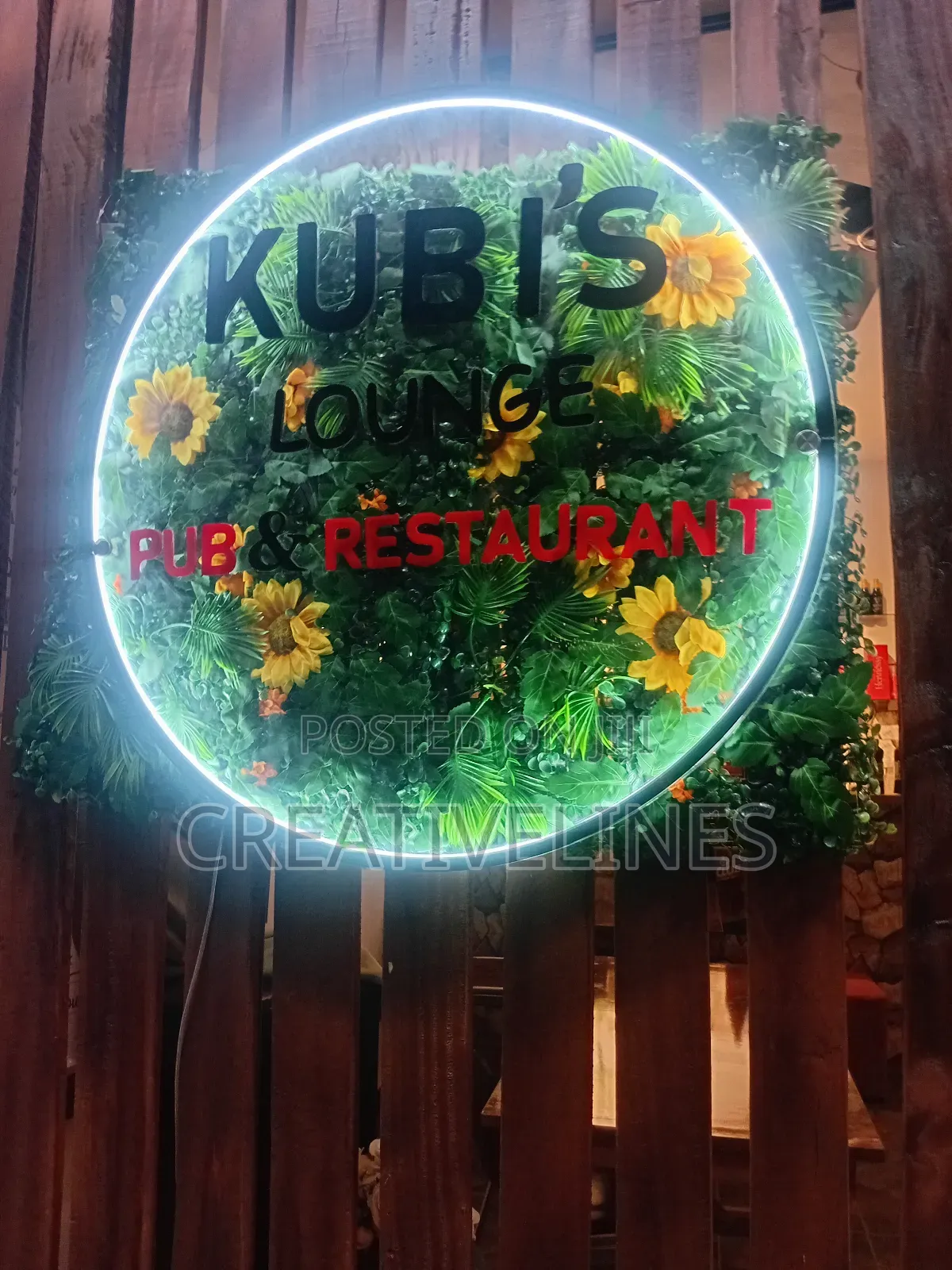 Green Lounge Signage