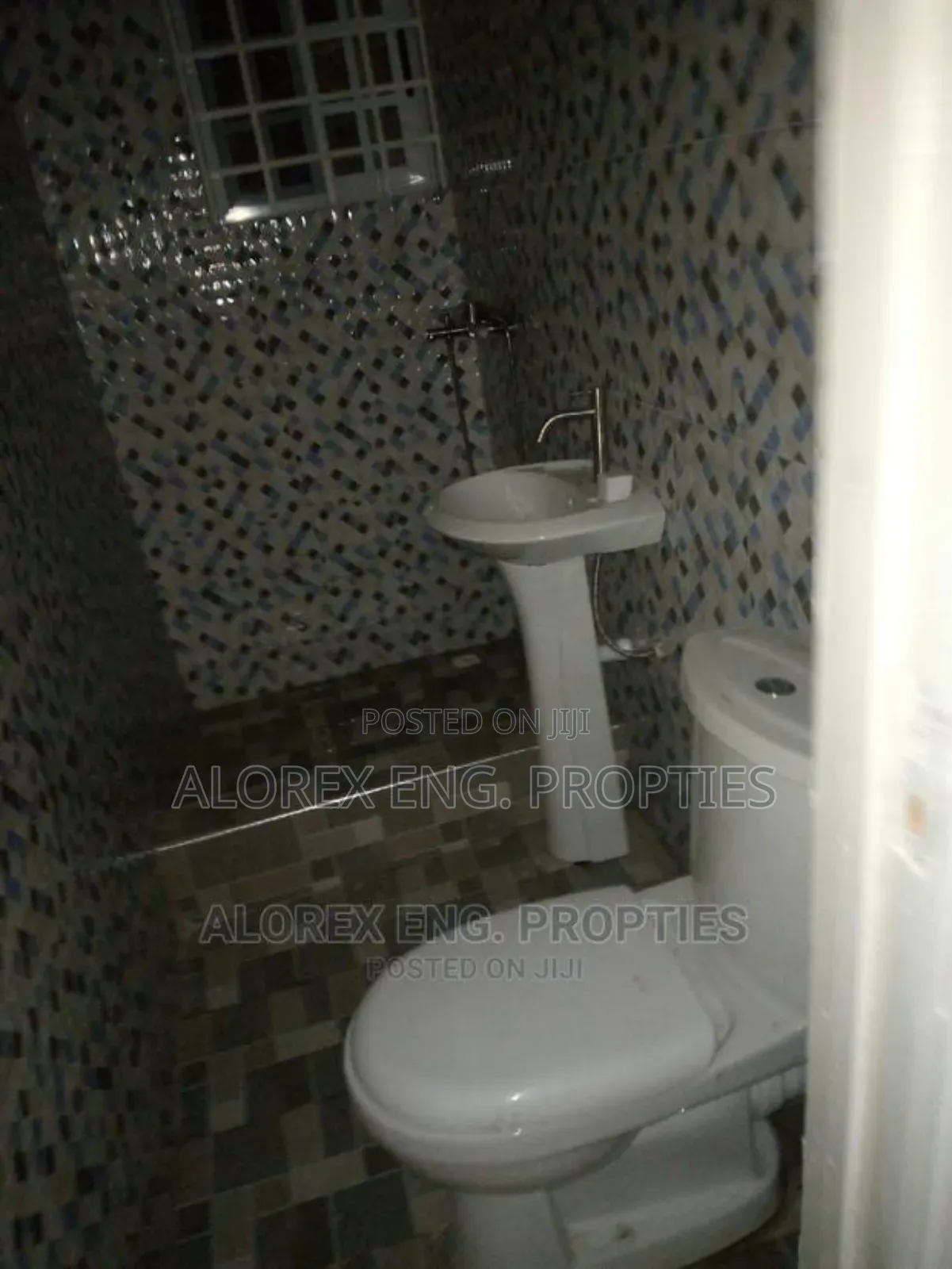 1bdrm Apartment in Chamber Self, Oyibi for rent