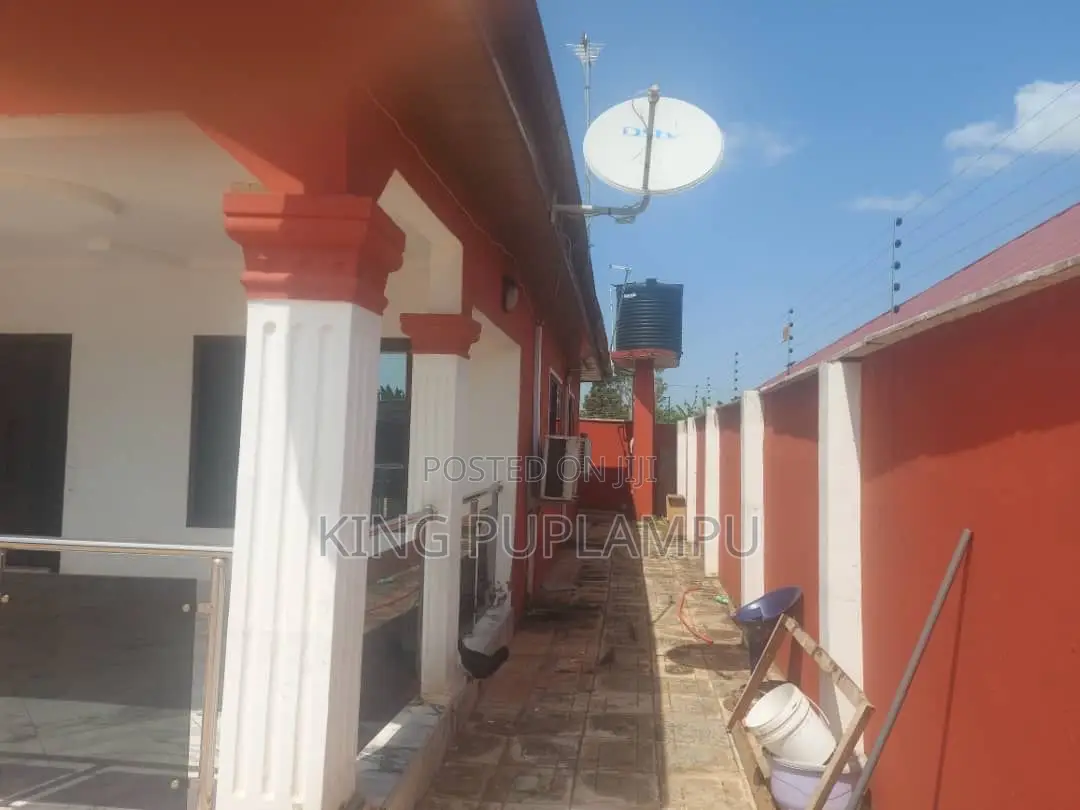 5bdrm House in Owusu Ansah for sale