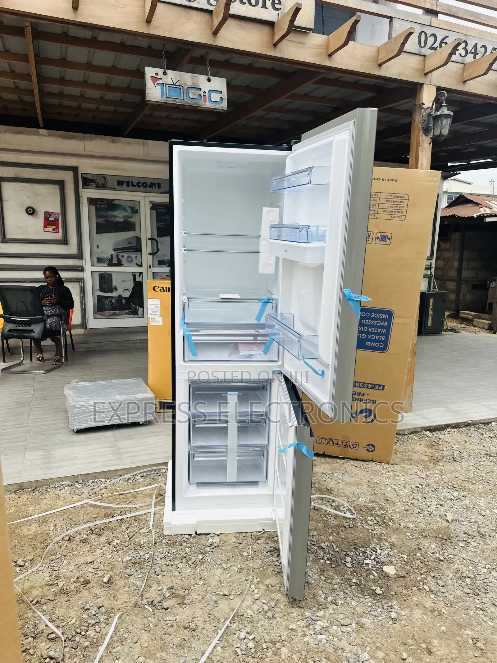 Easy to Clean Double Door Fridge Pearl Pf-433 With Dispenser