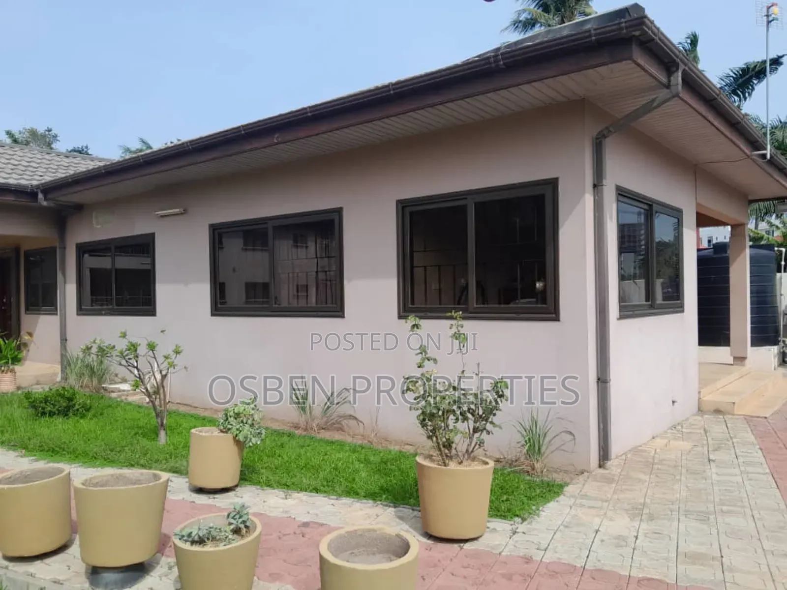 Furnished 7bdrm Mansion in Osben Properties, Cantonments for sale