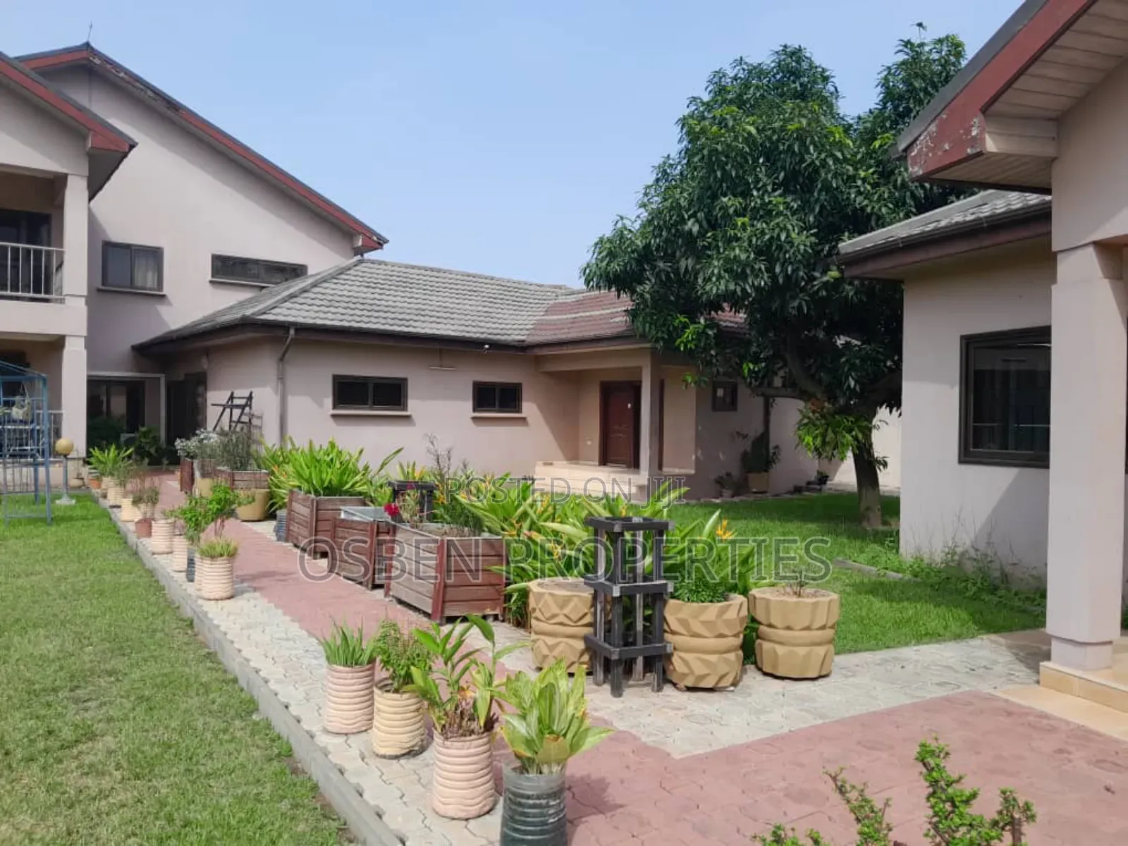 Furnished 7bdrm Mansion in Osben Properties, Cantonments for sale