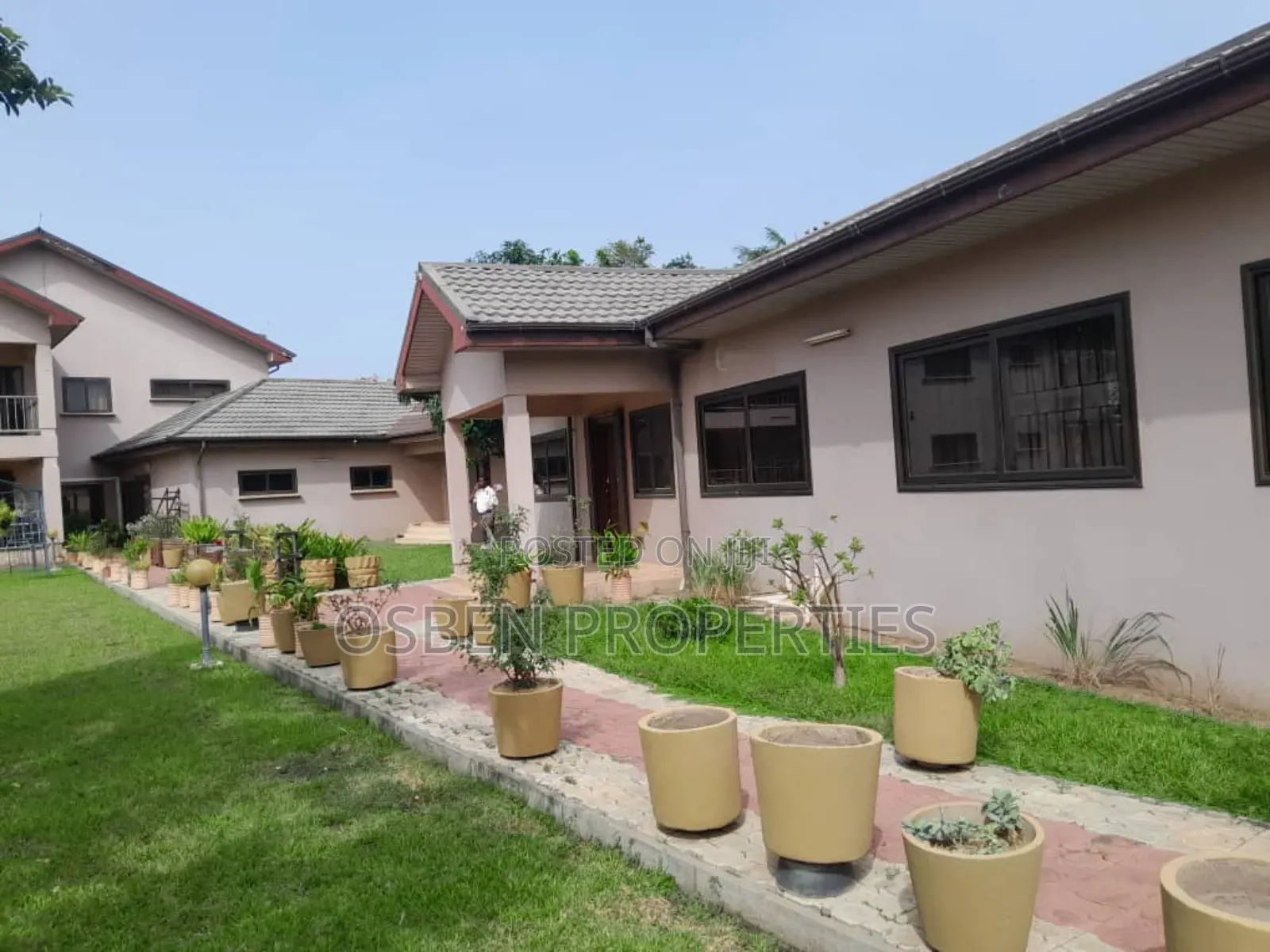 Furnished 7bdrm Mansion in Osben Properties, Cantonments for sale