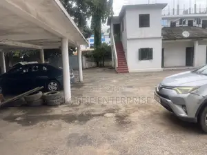 2 and Half Plots + 5bedrooms HRS at Osu Main Road for Sale