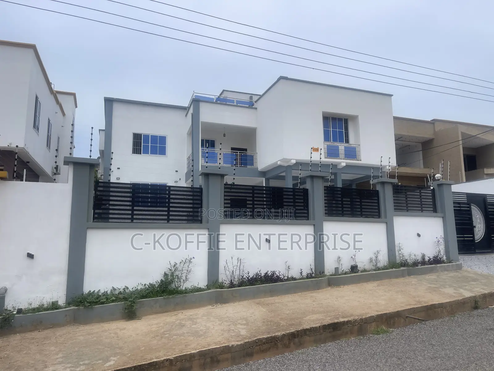 5bdrm Mansion in Mallam Junction for sale