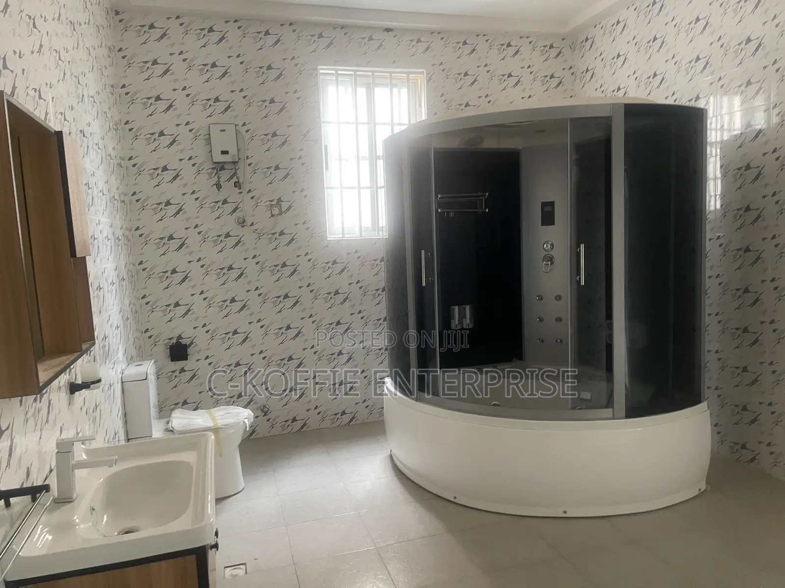 5bdrm Mansion in Mallam Junction for sale