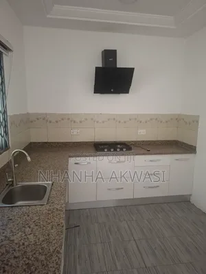 2bdrm Apartment in Community11, Tema Metropolitan for rent