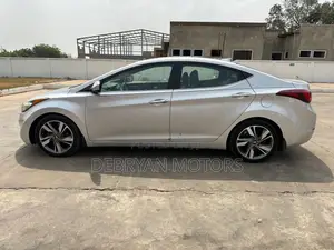 Hyundai Elantra Limited 4dr Sedan (1.8L 4cyl 6A) 2014 Silver