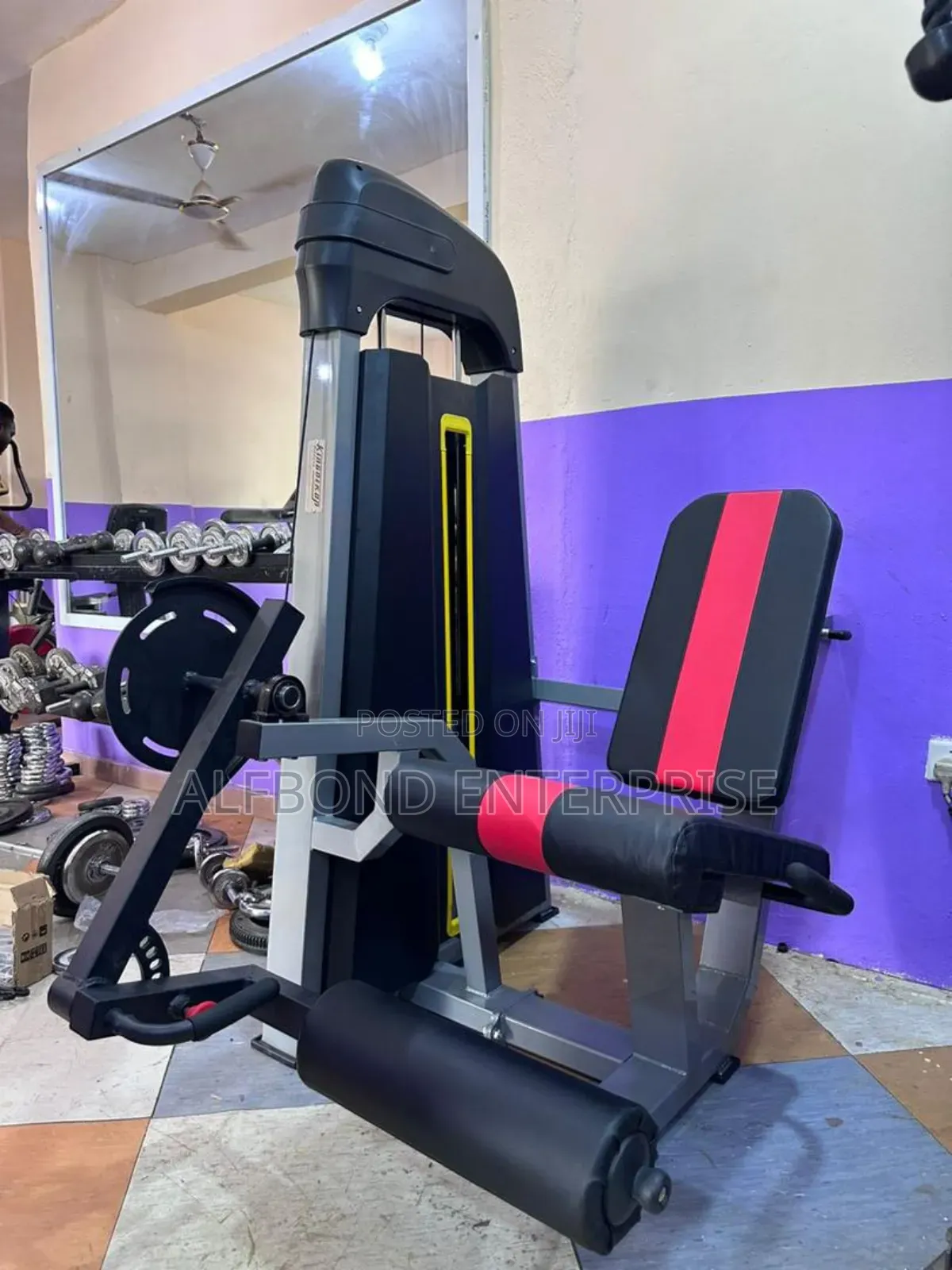 Commercial Leg Curl Machine