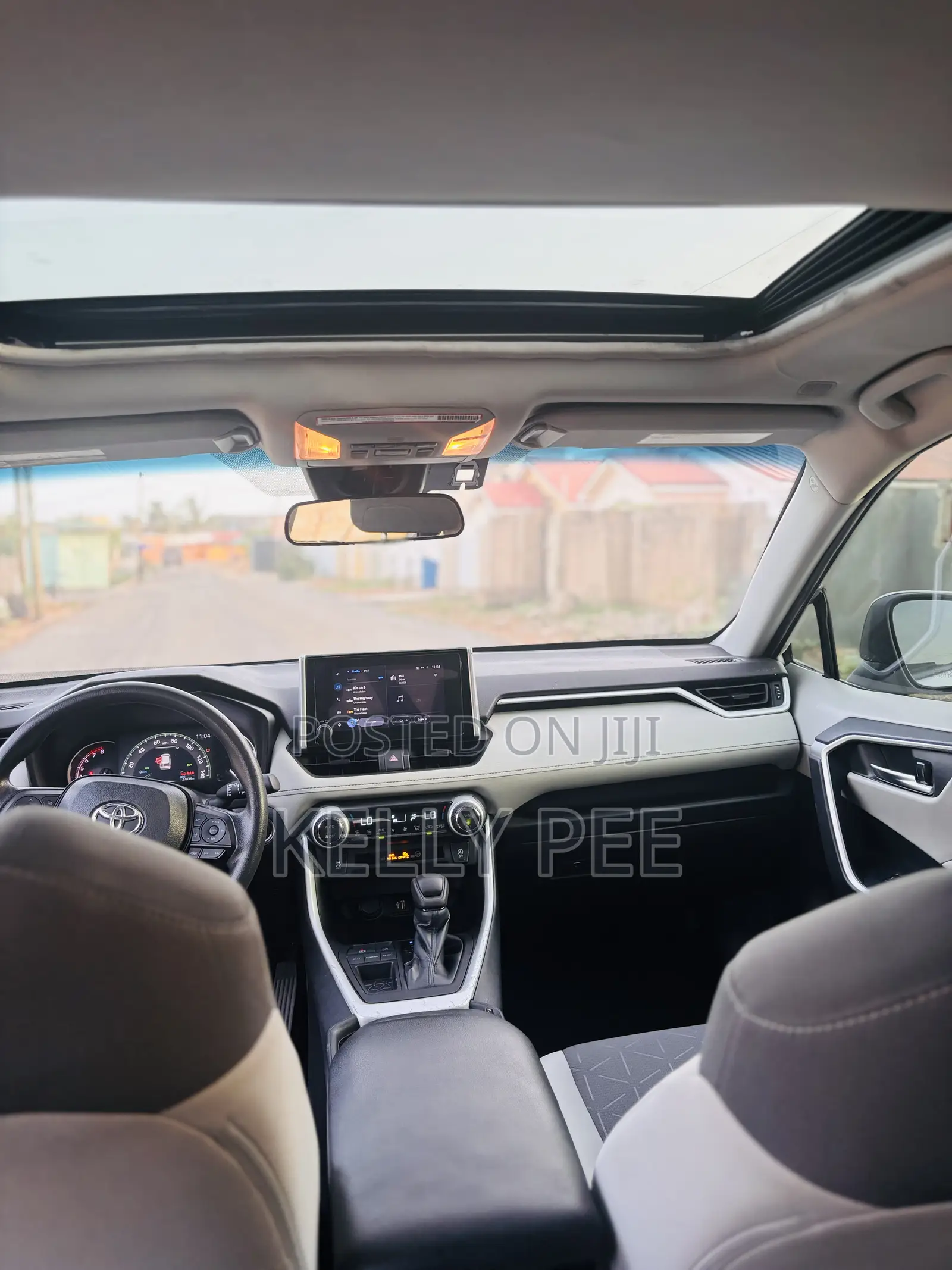 Toyota RAV4 XLE Premium FWD 2023 Silver