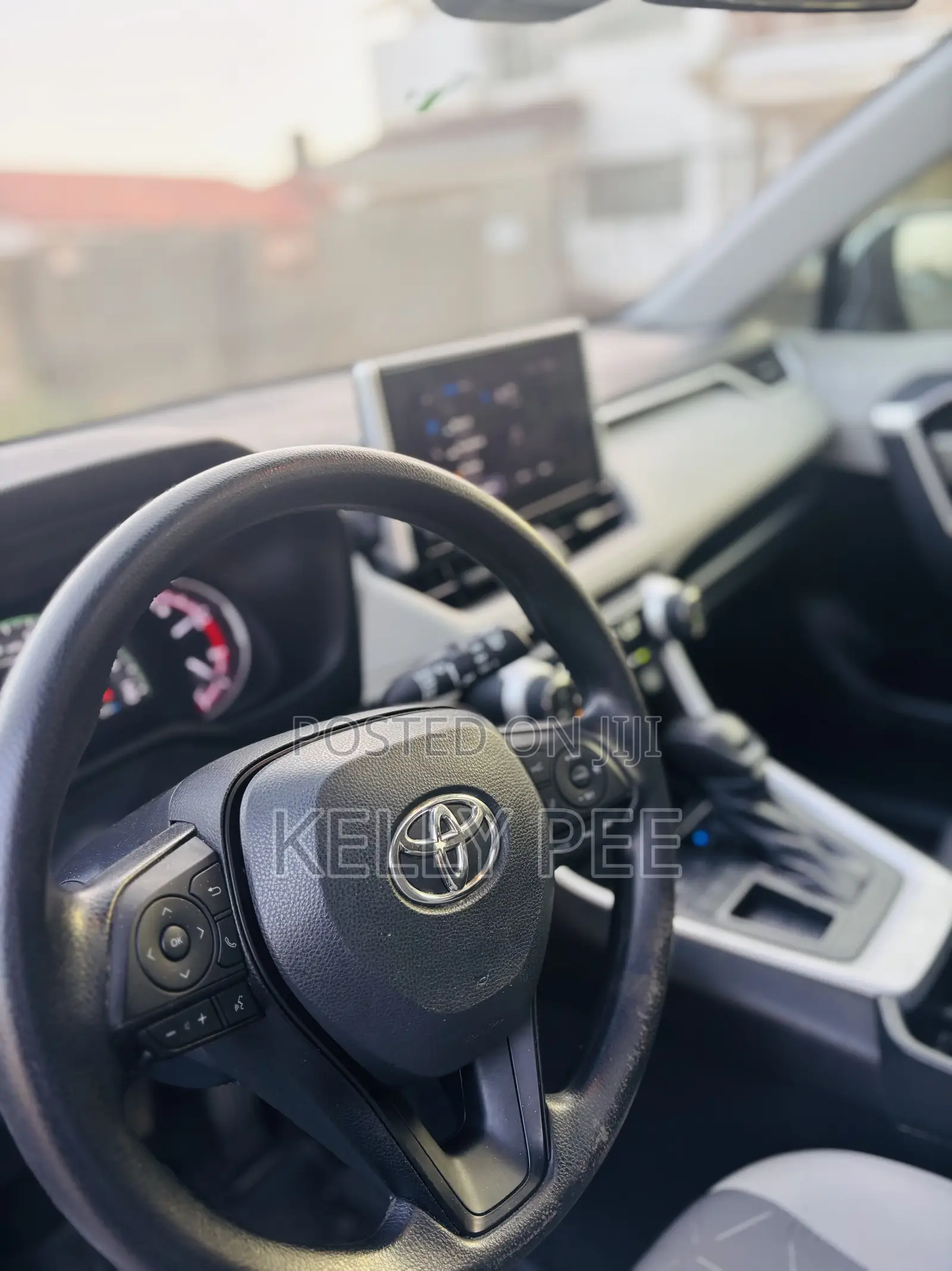 Toyota RAV4 XLE Premium FWD 2023 Silver