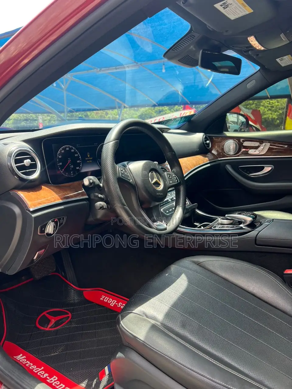 Mercedes-Benz E300 2018 Red