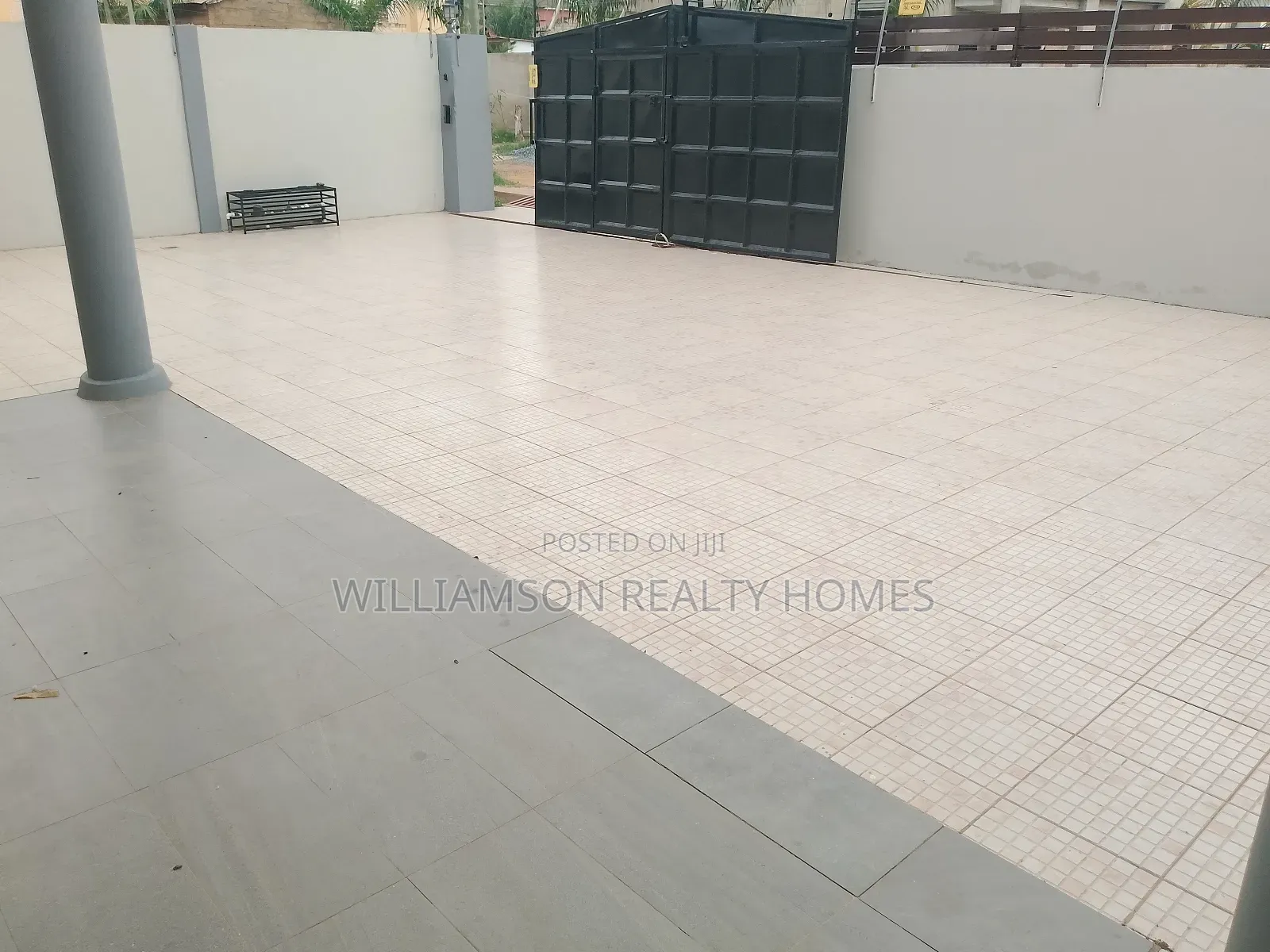 4bdrm Duplex in Kotobabi Road Area, Spintex for rent