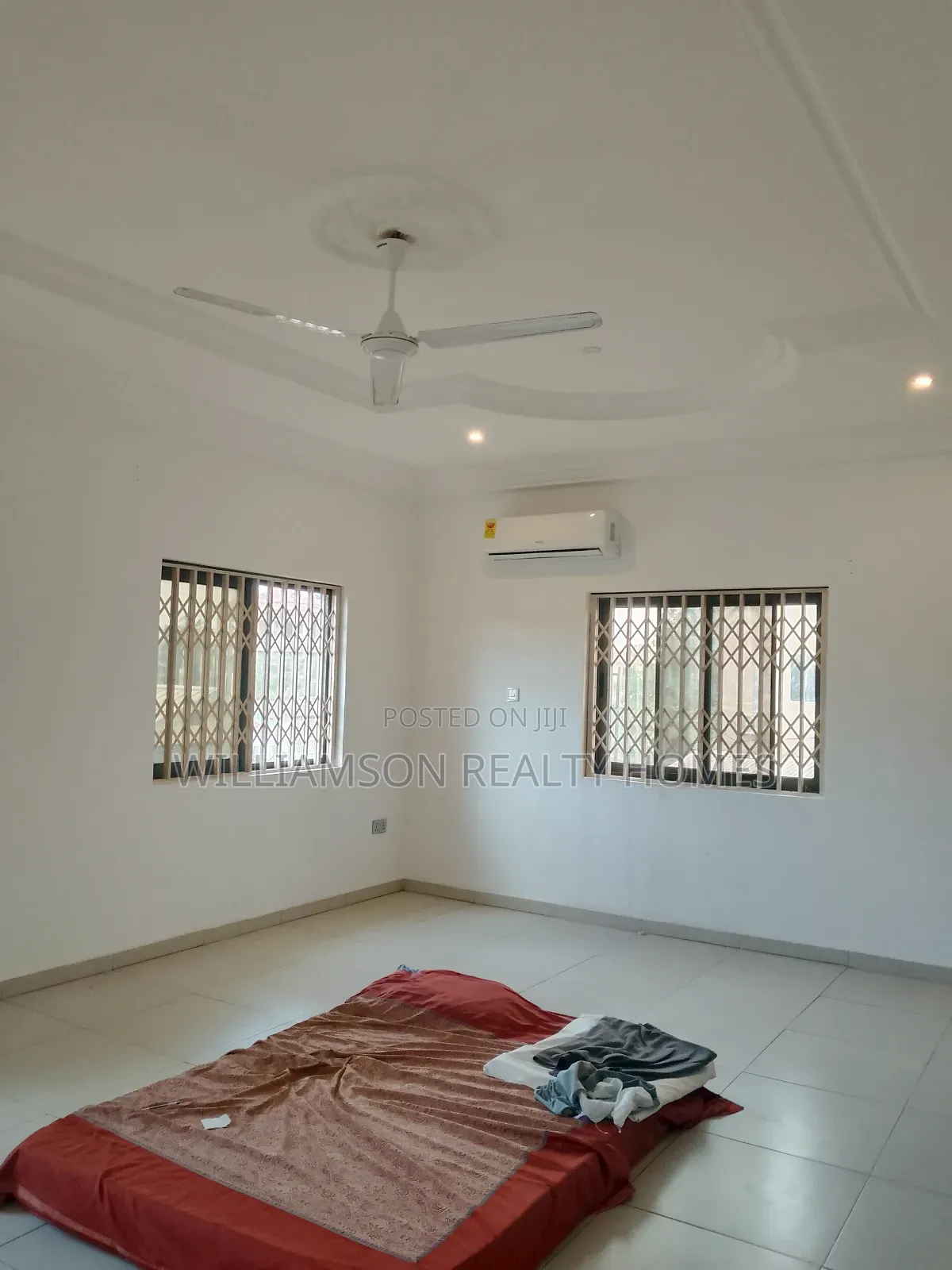 4bdrm Duplex in Kotobabi Road Area, Spintex for rent