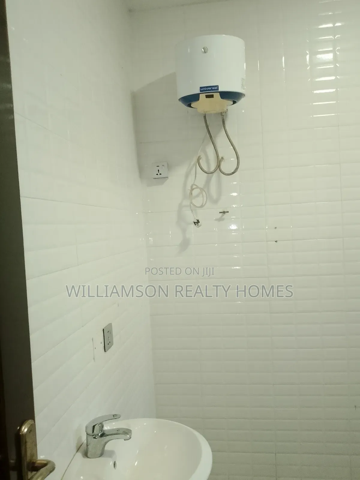 4bdrm Duplex in Kotobabi Road Area, Spintex for rent