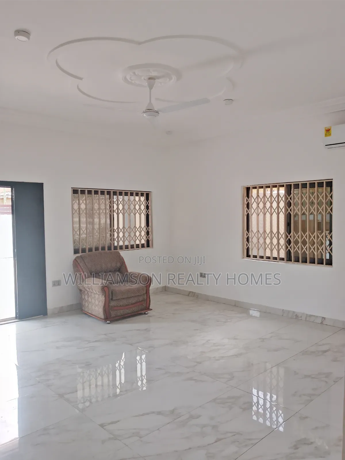 4bdrm Duplex in Kotobabi Road Area, Spintex for rent