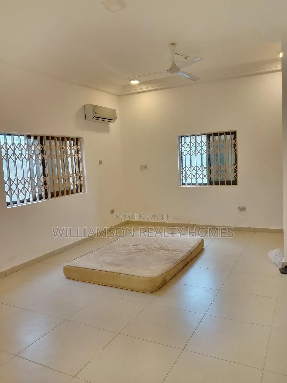 4bdrm Duplex in Kotobabi Road Area, Spintex for rent