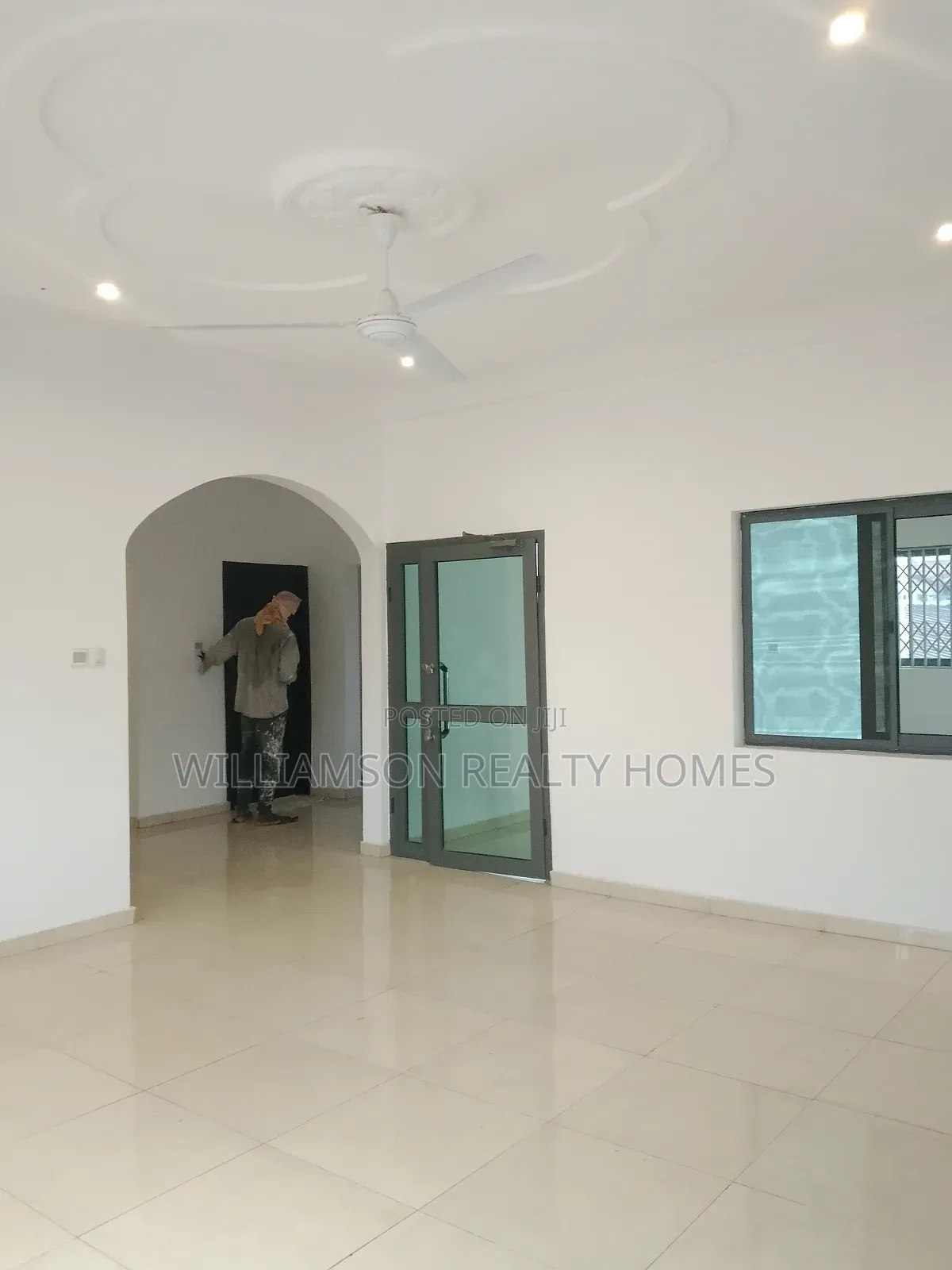 4bdrm Duplex in Kotobabi Road Area, Spintex for rent