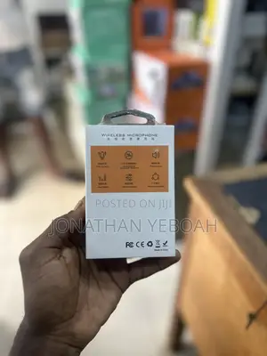2in1 Wireless Microphone With Charging Case
