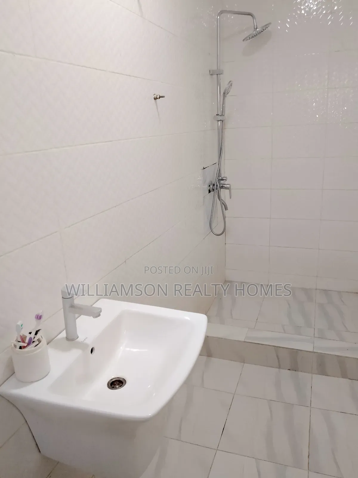 3bdrm House in Tempo Estate Area, Spintex for rent