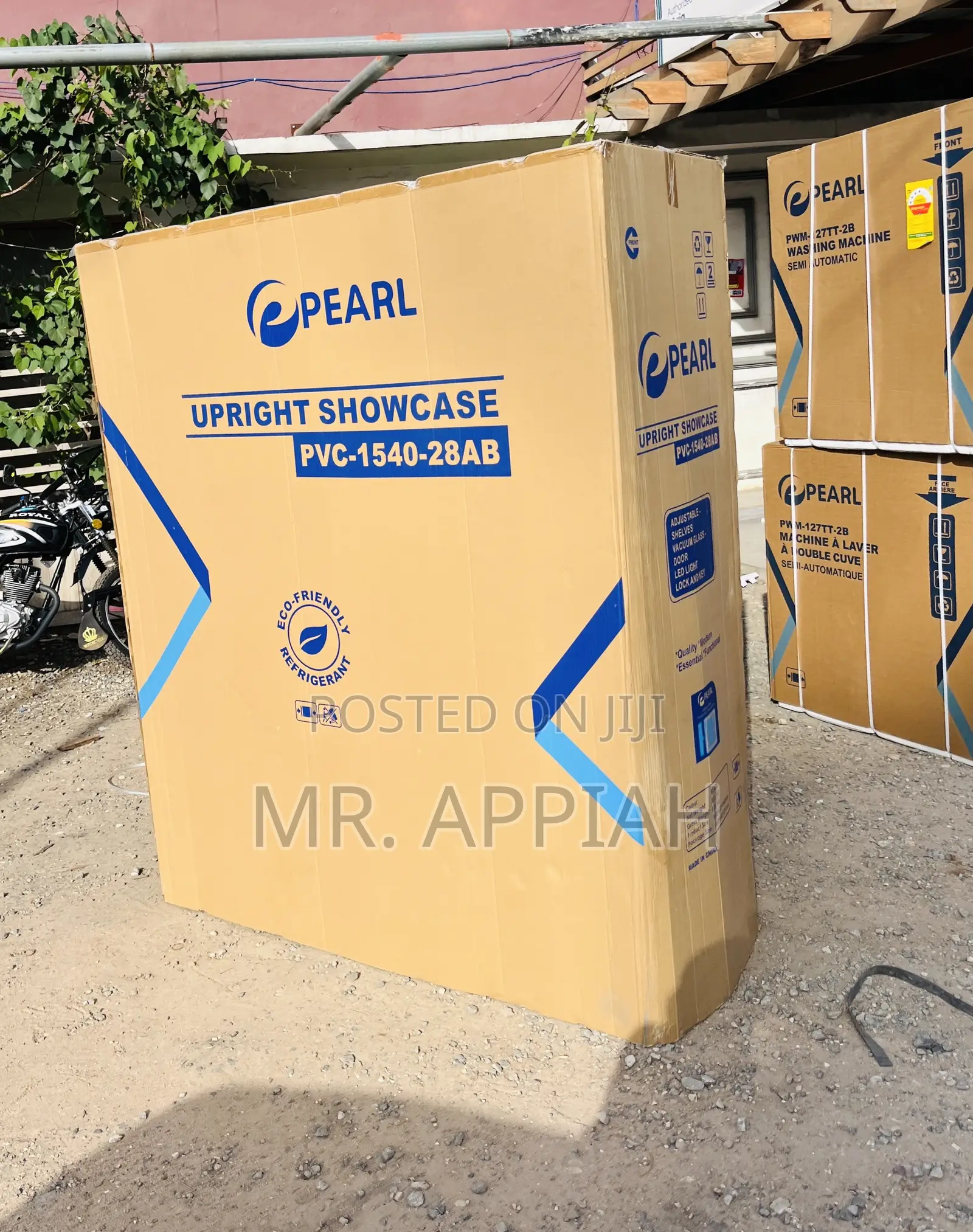 Powerful and Durable Pearl 3 Door Display Fridge 