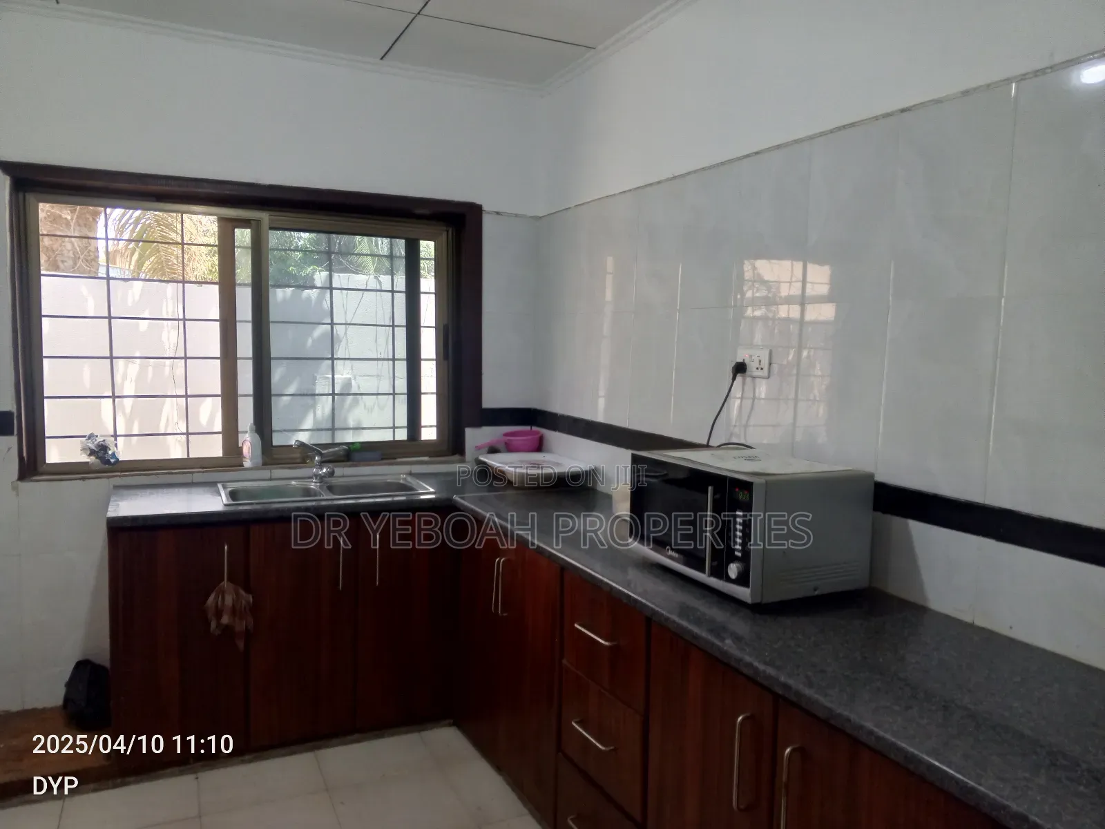 3bdrm House in Spintex:-3 Bedrooms for sale