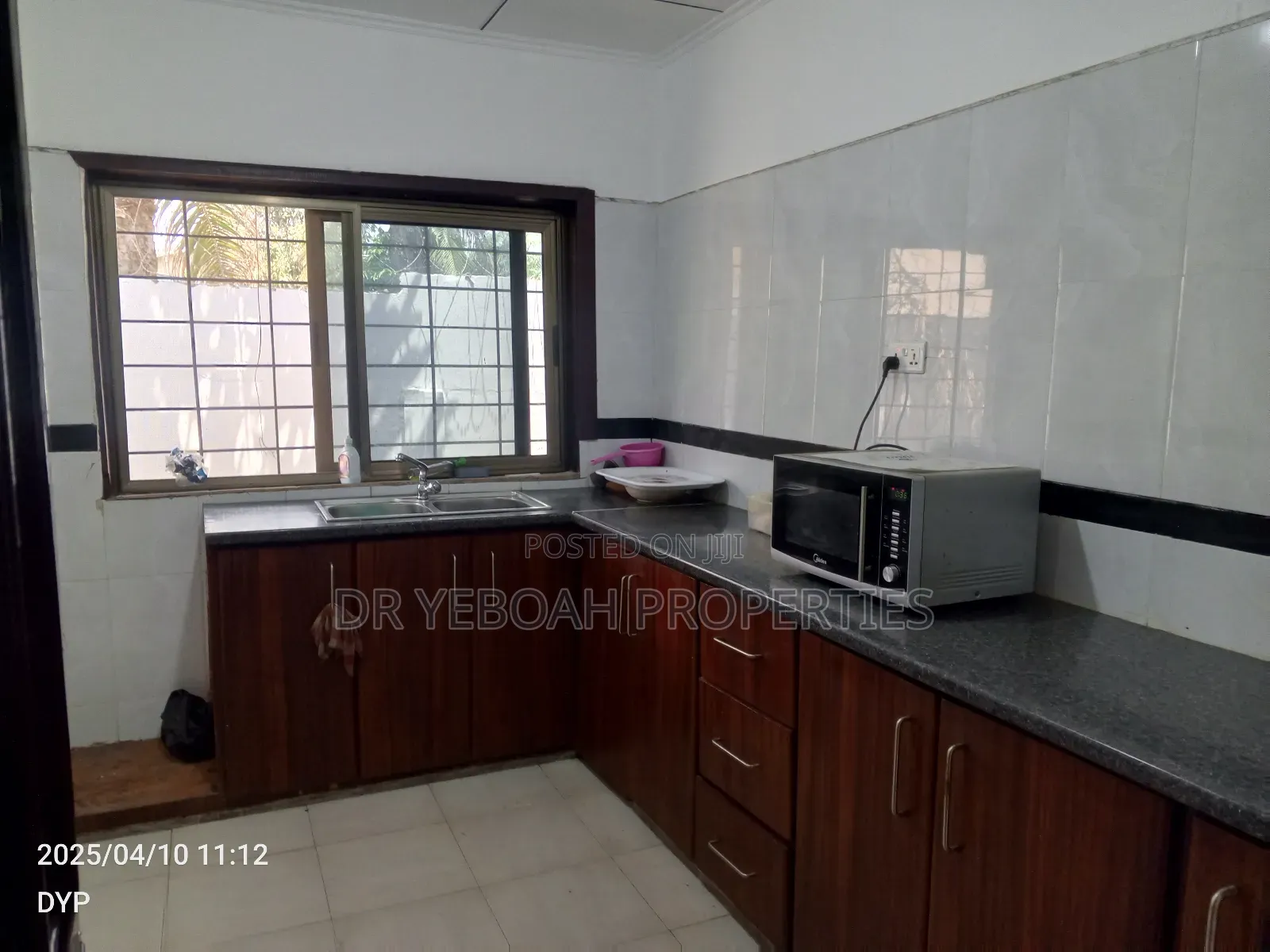 3bdrm House in Spintex:-3 Bedrooms for sale