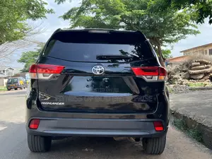Toyota Highlander LE 2019 Black