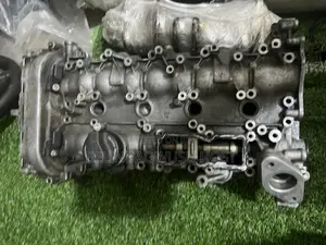 C 300 Cylinder Head