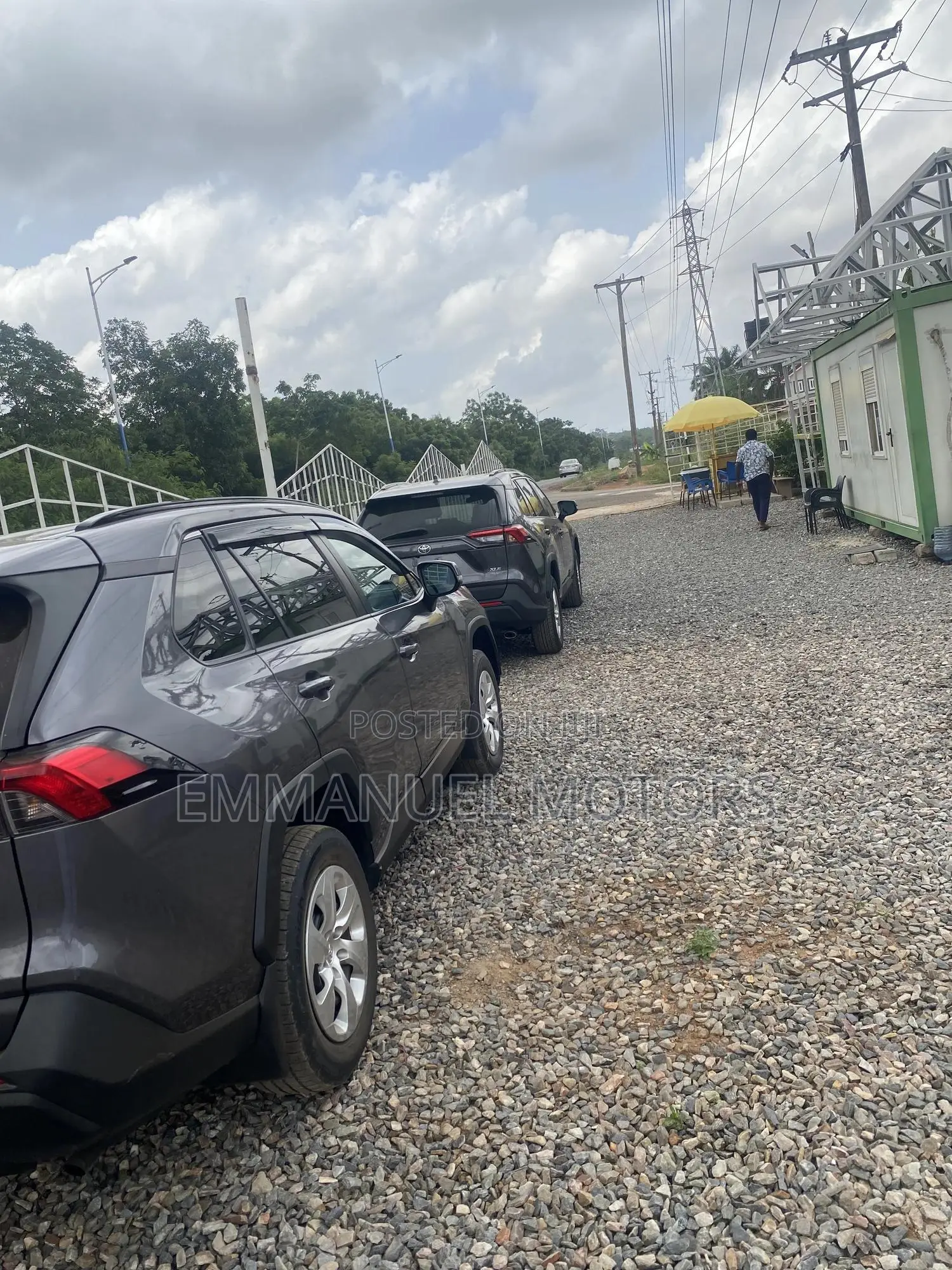 Toyota RAV4 XLE 2021 Gray