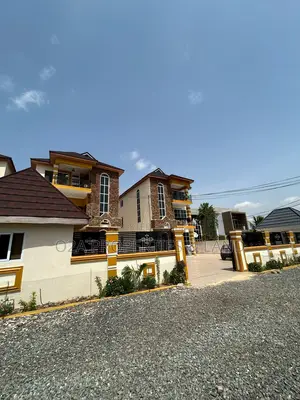 3bdrm Apartment in Celebrity Hills, Sakumono for rent
