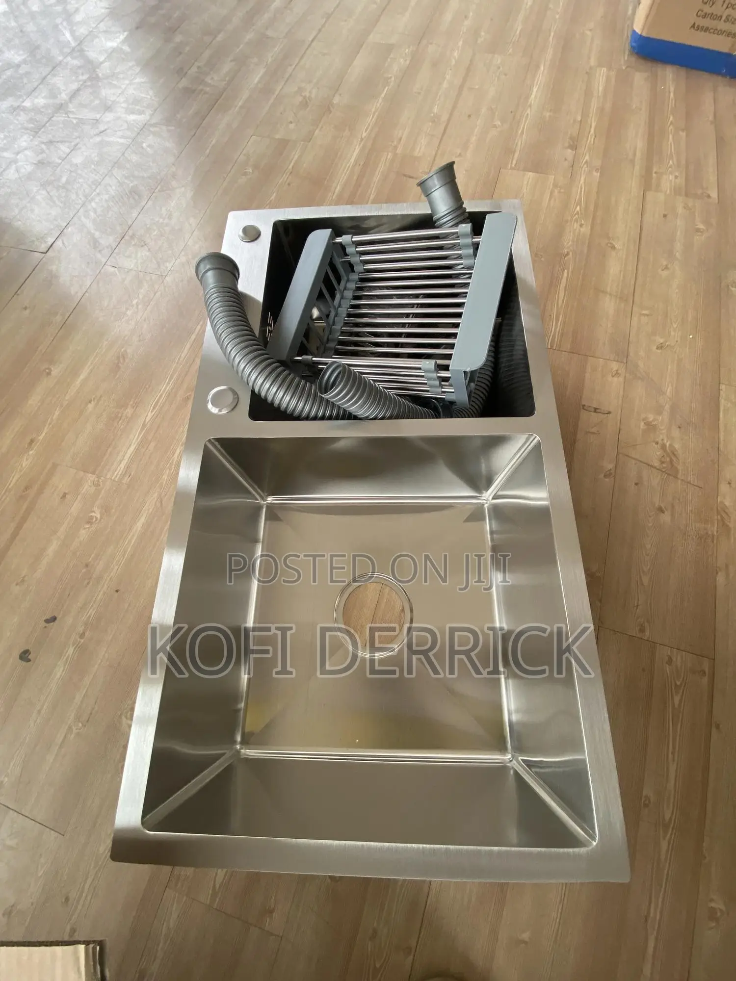 Kitchen Sink (78x43cm)