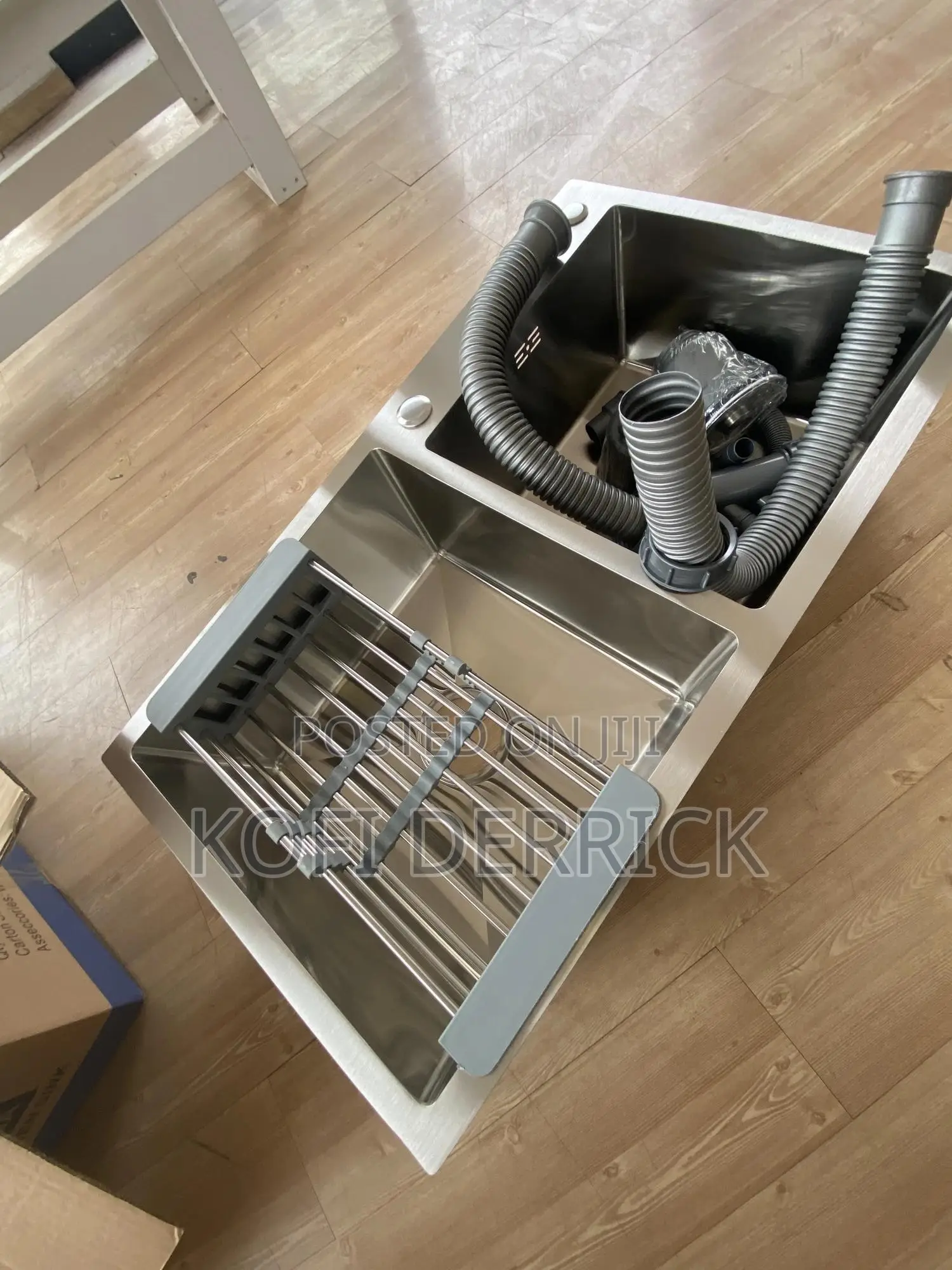 Kitchen Sink (78x43cm)