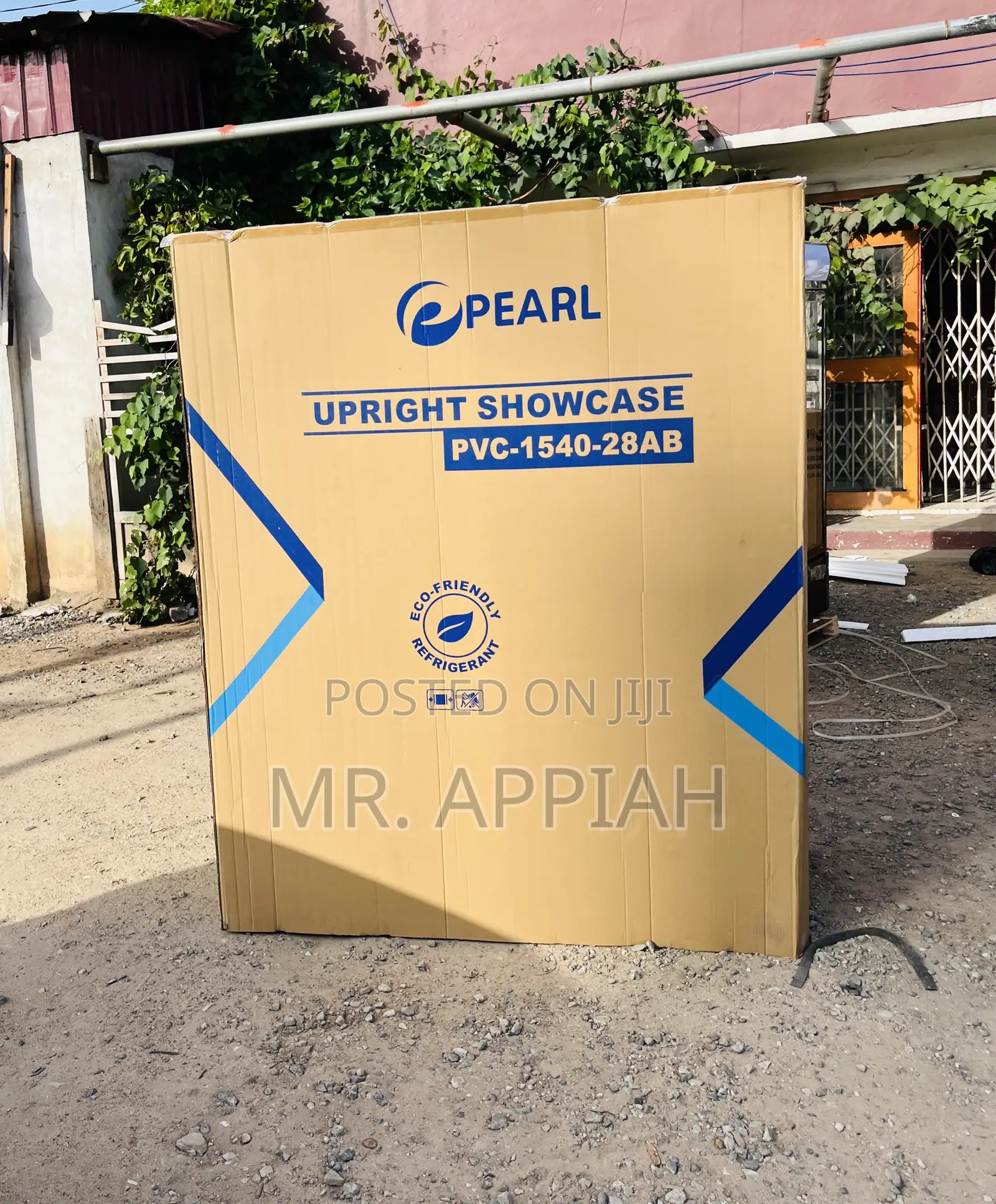 Most Reliable Pear 950ltr 3 Door Display Fridge.